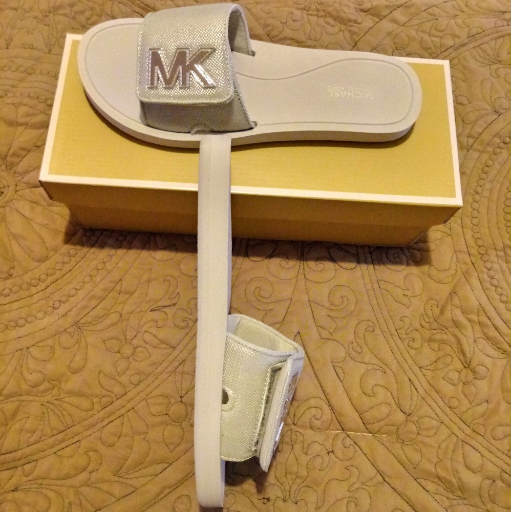 Michael Kors MK Slides Sandals - Picture 8 of 10